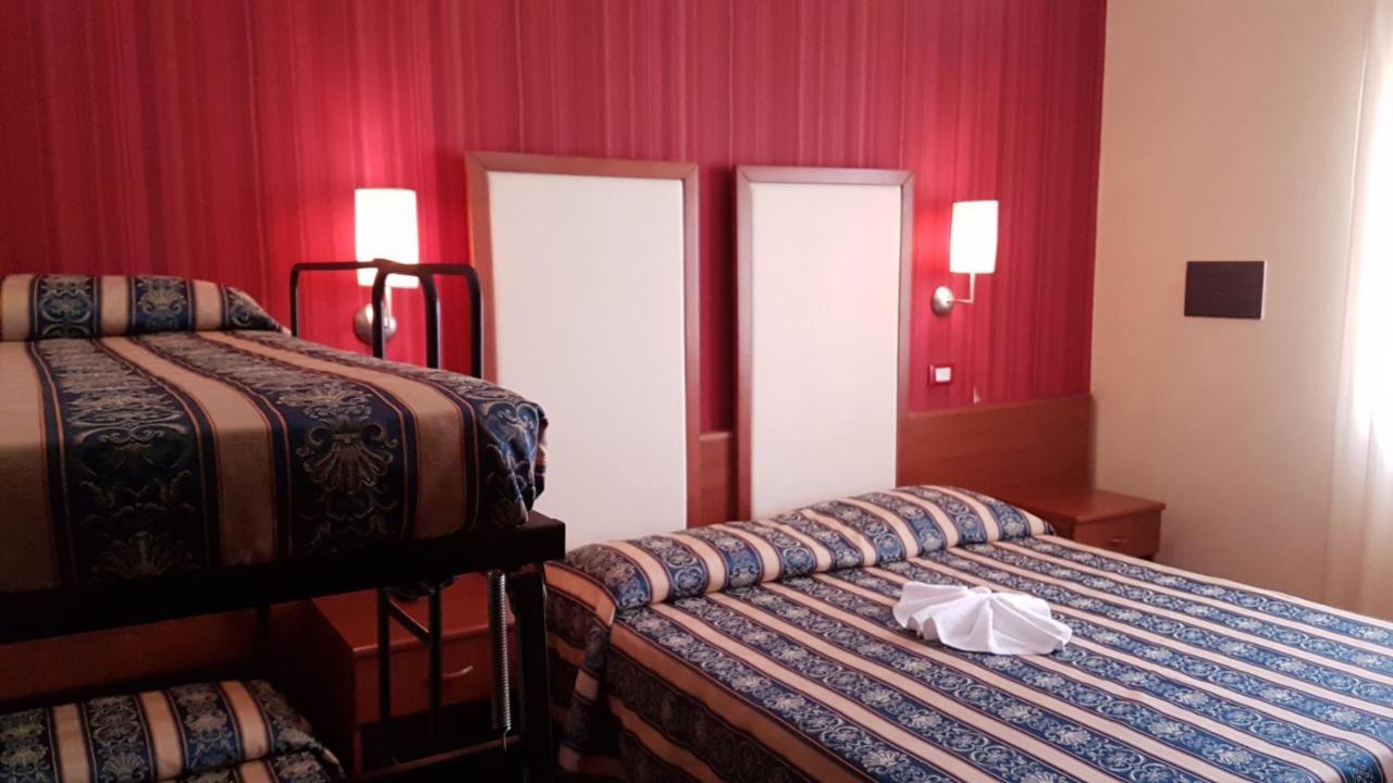 צ'סנטיקו Hotel Promenade Universale מראה חיצוני תמונה