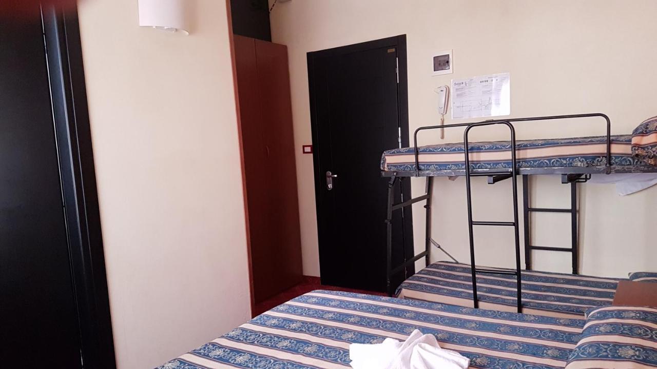 צ'סנטיקו Hotel Promenade Universale מראה חיצוני תמונה