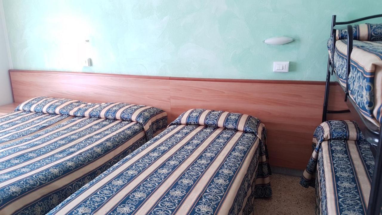 צ'סנטיקו Hotel Promenade Universale מראה חיצוני תמונה